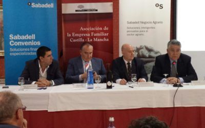 García de la Cruz in the Agro-food  meeting of AEFCM (Castilla- La Mancha Family Business  Association)