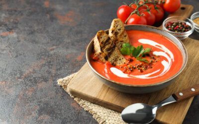 Crema fría de verduras ligera y refrescante